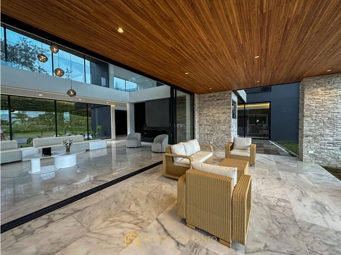 Casa de 7 alcobas en arriendo en El Tablazo, Rionegro, 1000 m² · foto 19 de 24