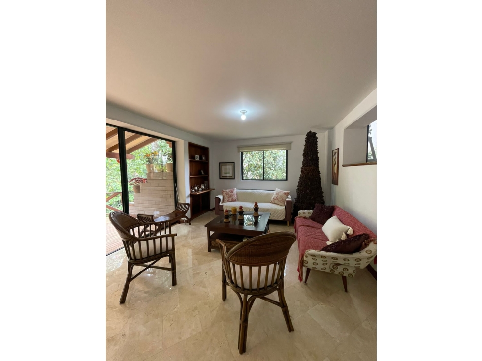 Casa en arriendo en El Poblado, Medellín · foto 2 de 24
