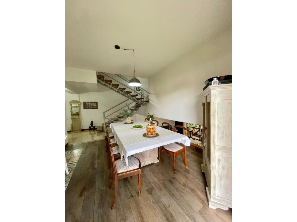 Casa en arriendo en El Poblado, Medellín · foto 5 de 24