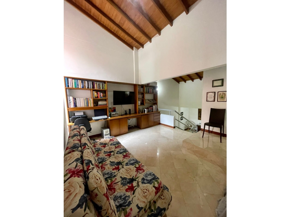 Casa en arriendo en El Poblado, Medellín · foto 6 de 24