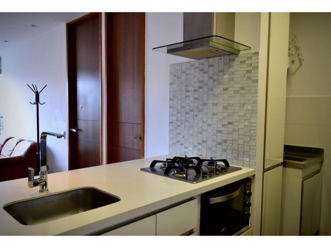 Apartamento de 2 alcobas en arriendo en El Tesoro, Medellín, 87 m² · foto 10 de 24