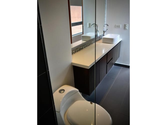 Apartamento de 2 alcobas en arriendo en El Tesoro, Medellín, 87 m² · foto 12 de 24