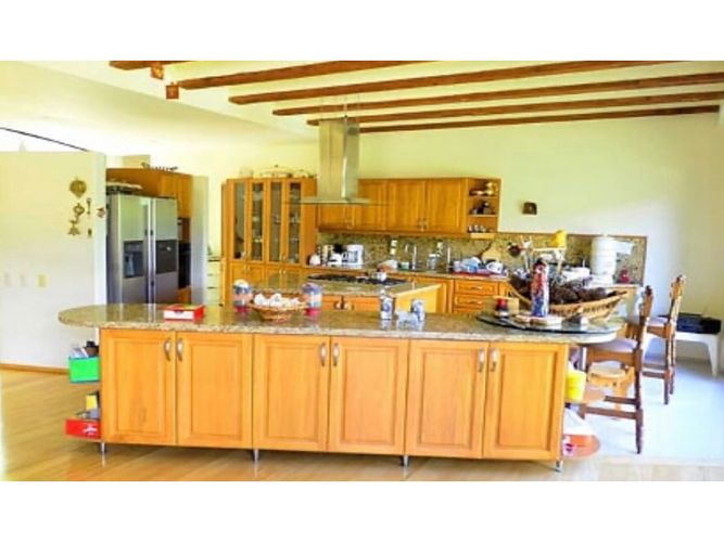 Casa de 4 alcobas en arriendo en Santa Elena, El Retiro, 587 m² · foto 5 de 10