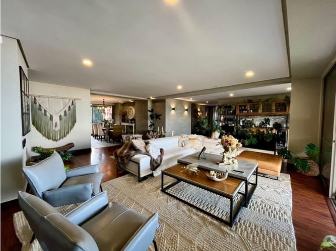 Apartamento de 3 alcobas en arriendo en El Tesoro, Medellín, 260 m² · foto 2 de 24