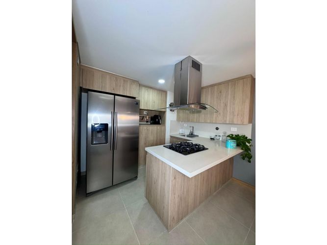 Apartamento de 2 alcobas en arriendo en Loma Del Indio, Medellín, 79 m² · foto 8 de 23