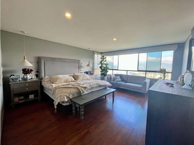 Apartamento de 3 alcobas en arriendo en El Tesoro, Medellín, 260 m² · foto 9 de 24