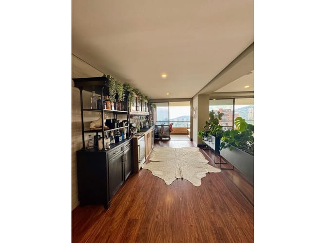 Apartamento de 3 alcobas en arriendo en El Tesoro, Medellín, 260 m² · foto 13 de 24