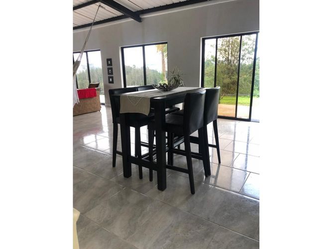 Casa de 5 alcobas en arriendo en El Porvenir, Guarne, 200 m² · foto 7 de 12