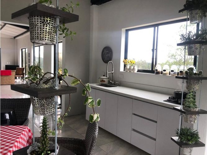 Casa de 5 alcobas en arriendo en El Porvenir, Guarne, 200 m² · foto 8 de 12