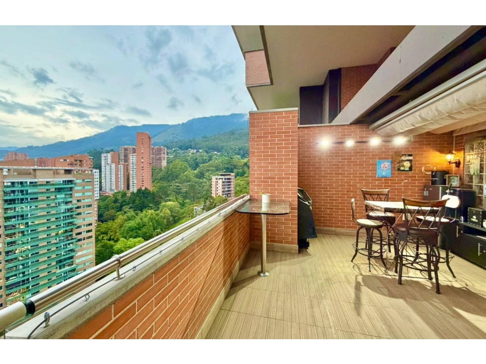 Apartamento en arriendo en El Poblado, Medellín · foto 2 de 24