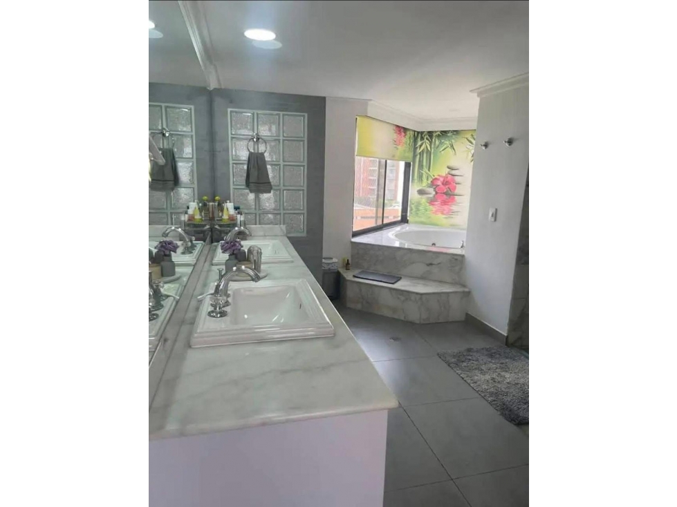 Apartamento en arriendo en Urbanización Las Cumbres, Medellín · foto 9 de 13