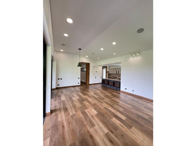 Casa de 4 alcobas en arriendo en Playa Rica-Rancheria, Rionegro, 360 m² · foto 7 de 24