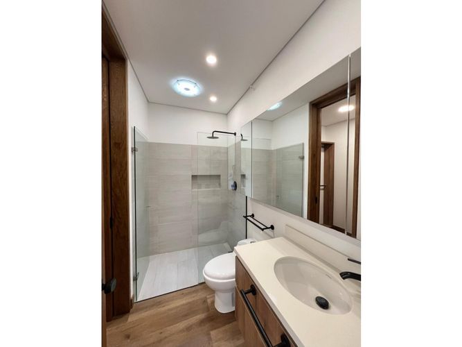Casa de 4 alcobas en arriendo en Playa Rica-Rancheria, Rionegro, 360 m² · foto 8 de 24