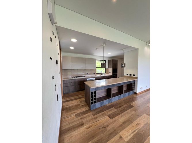 Casa de 4 alcobas en arriendo en Playa Rica-Rancheria, Rionegro, 360 m² · foto 10 de 24
