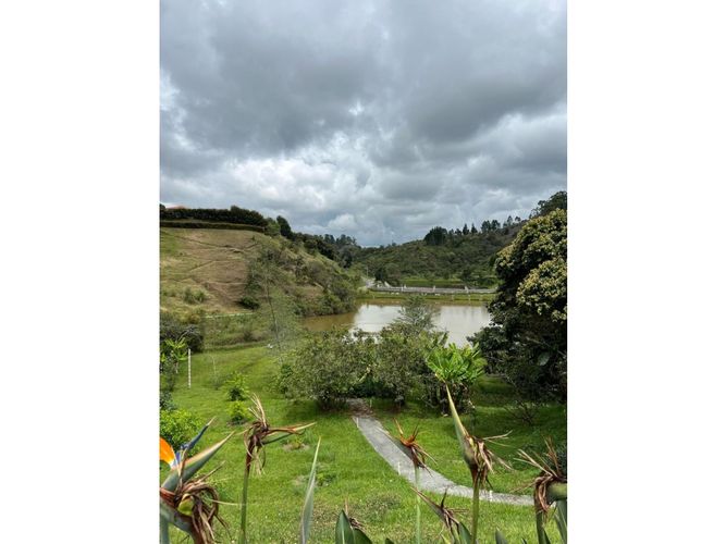 Casa de 4 alcobas en arriendo en Playa Rica-Rancheria, Rionegro, 360 m² · foto 11 de 24