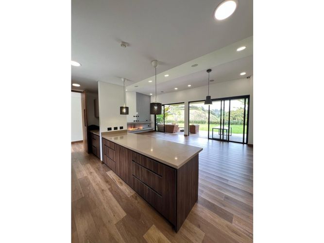 Casa de 4 alcobas en arriendo en Playa Rica-Rancheria, Rionegro, 360 m² · foto 21 de 24