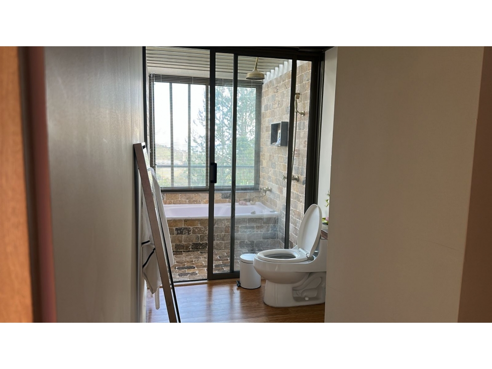 2BR House in Sajonia (220 m²) - 2