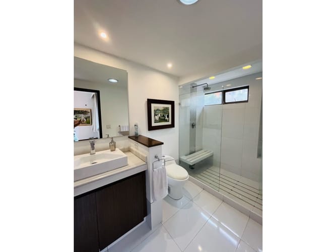 Apartamento de 4 alcobas en arriendo en Los Balsos, Medellín, 450 m² · foto 3 de 24