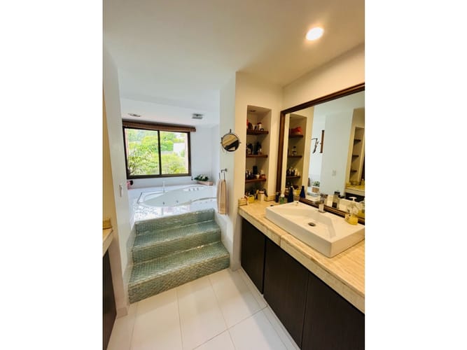 Apartamento de 4 alcobas en arriendo en Los Balsos, Medellín, 450 m² · foto 6 de 24