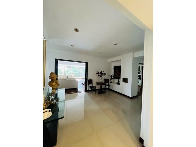 Apartamento de 4 alcobas en arriendo en Los Balsos, Medellín, 450 m² · foto 9 de 24