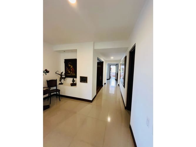Apartamento de 4 alcobas en arriendo en Los Balsos, Medellín, 450 m² · foto 11 de 24