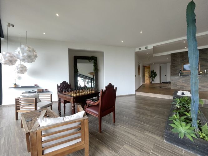 Casa de 3 alcobas en arriendo en Altos Del Poblado, Medellín, 412 m² · foto 7 de 24