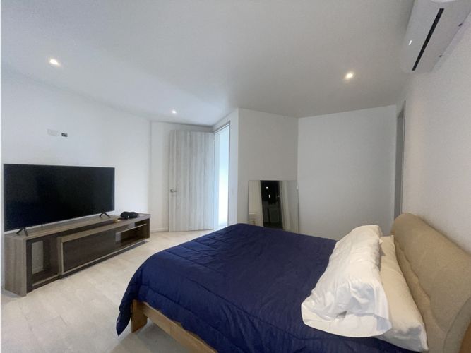 Casa de 3 alcobas en arriendo en Altos Del Poblado, Medellín, 412 m² · foto 18 de 24