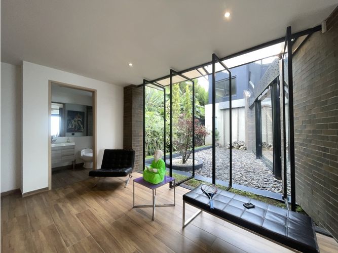Casa de 3 alcobas en arriendo en Altos Del Poblado, Medellín, 412 m² · foto 20 de 24