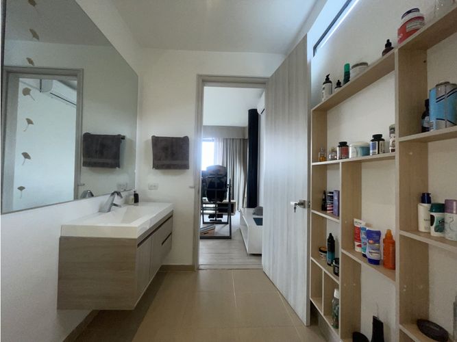 Casa de 3 alcobas en arriendo en Altos Del Poblado, Medellín, 412 m² · foto 23 de 24