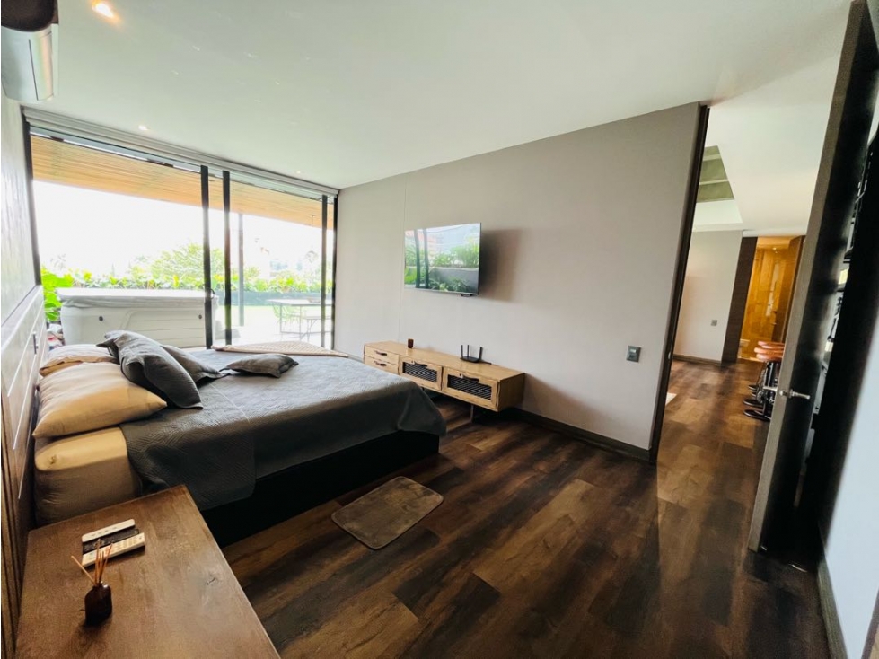 Apartamento en arriendo en El Poblado, Medellín · foto 2 de 24