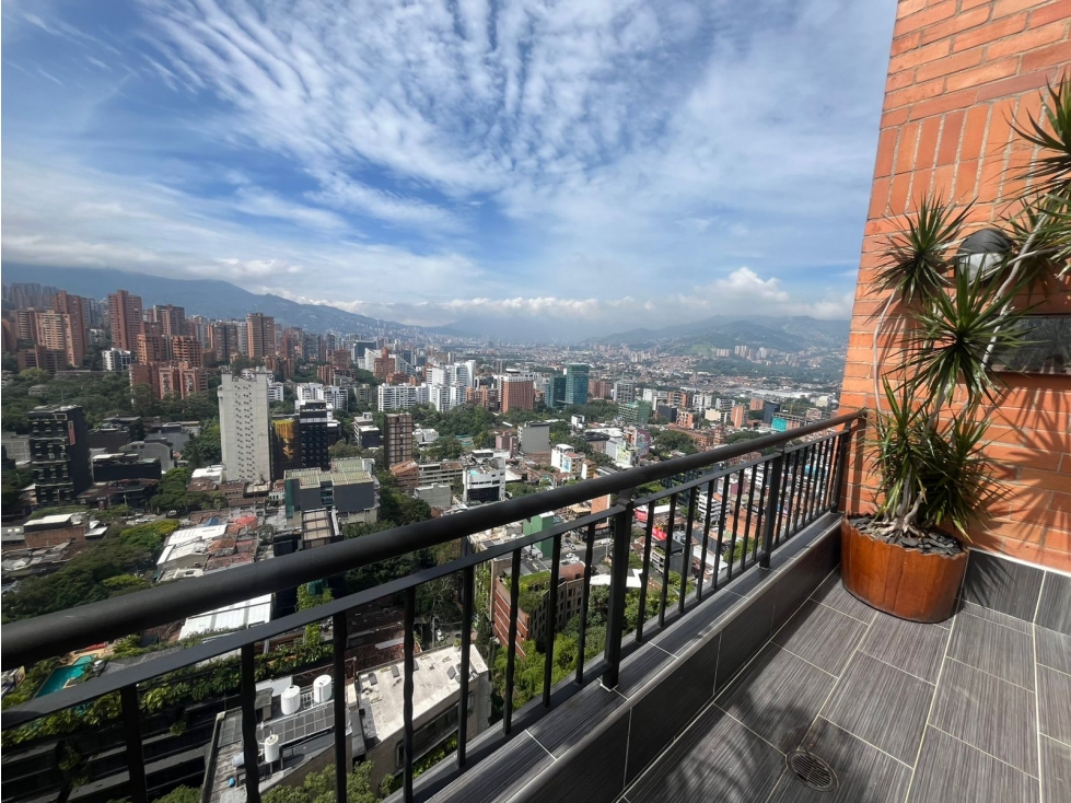Apartamento en arriendo en El Poblado, Medellín · foto 2 de 17