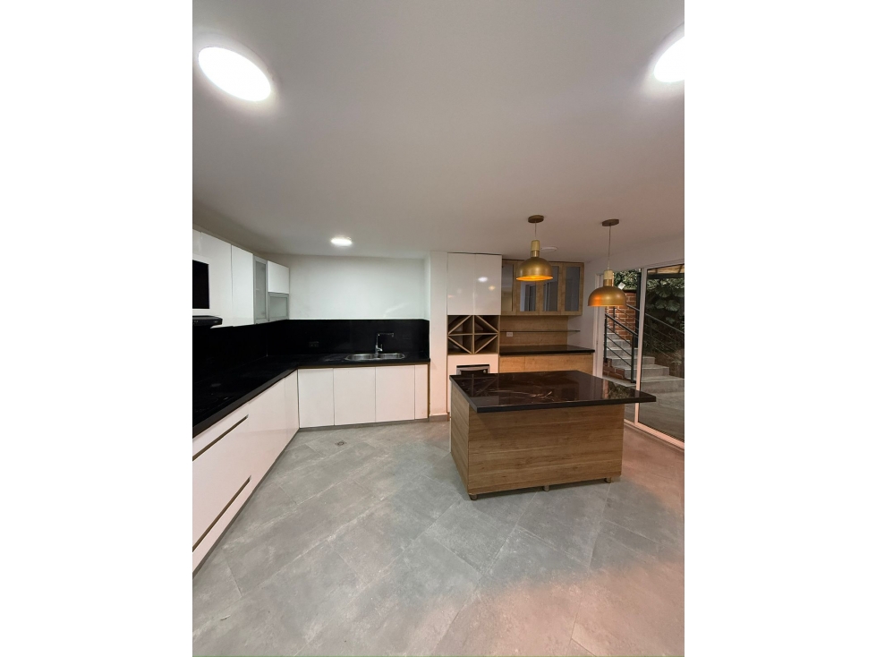 4BR House in El Poblado (310 m²) - 4