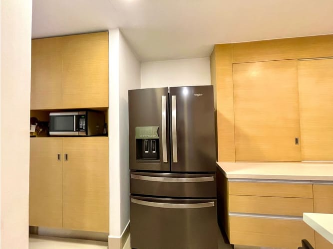 Apartamento de 3 alcobas en arriendo en El Poblado, Medellín, 176 m² · foto 8 de 24