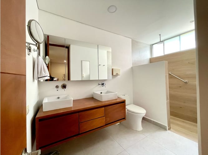 Apartamento de 3 alcobas en arriendo en El Poblado, Medellín, 176 m² · foto 11 de 24