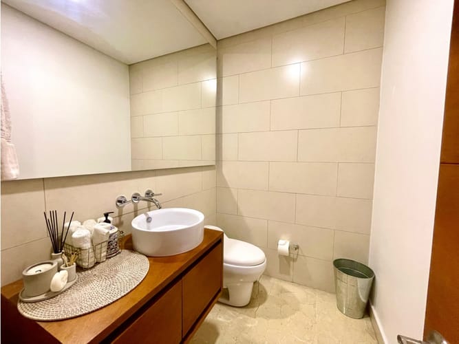 Apartamento de 3 alcobas en arriendo en El Poblado, Medellín, 176 m² · foto 23 de 24