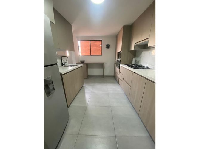 Apartamento de 2 alcobas en arriendo en Los Balsos, Medellín, 82 m² · foto 2 de 7