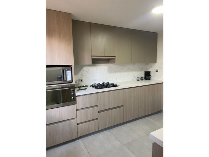 Apartamento de 2 alcobas en arriendo en Los Balsos, Medellín, 82 m² · foto 3 de 7