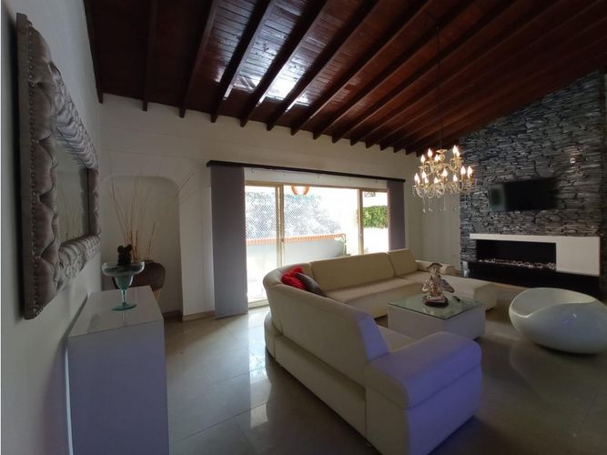 Apartamento de 4 alcobas en venta en La Florida, Medellín, 217 m² · foto 2 de 24