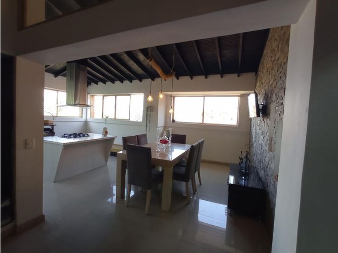 Apartamento de 4 alcobas en venta en La Florida, Medellín, 217 m² · foto 7 de 24