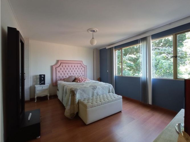 Apartamento de 4 alcobas en venta en La Florida, Medellín, 217 m² · foto 13 de 24