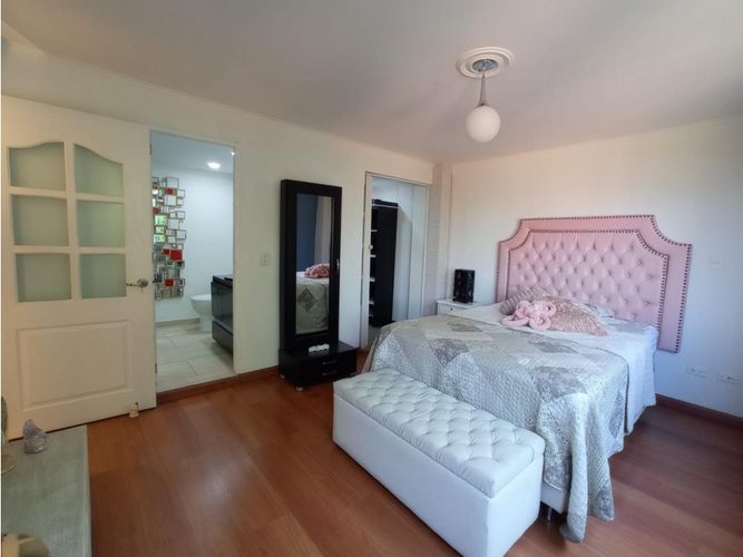 Apartamento de 4 alcobas en venta en La Florida, Medellín, 217 m² · foto 17 de 24