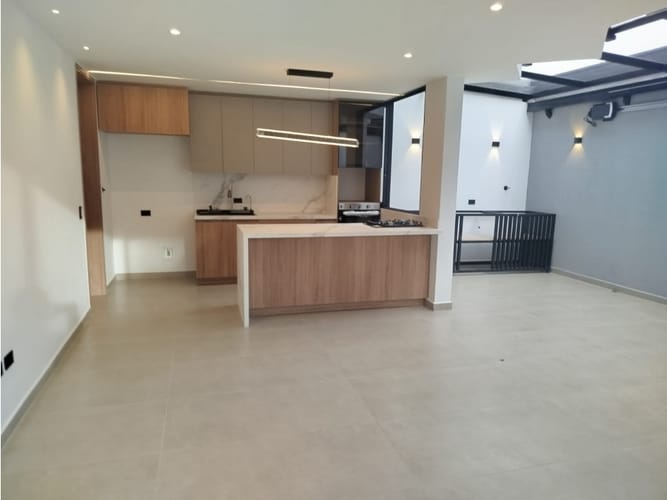 Casa de 3 alcobas en venta en La Ceja, 170 m² · foto 2 de 17