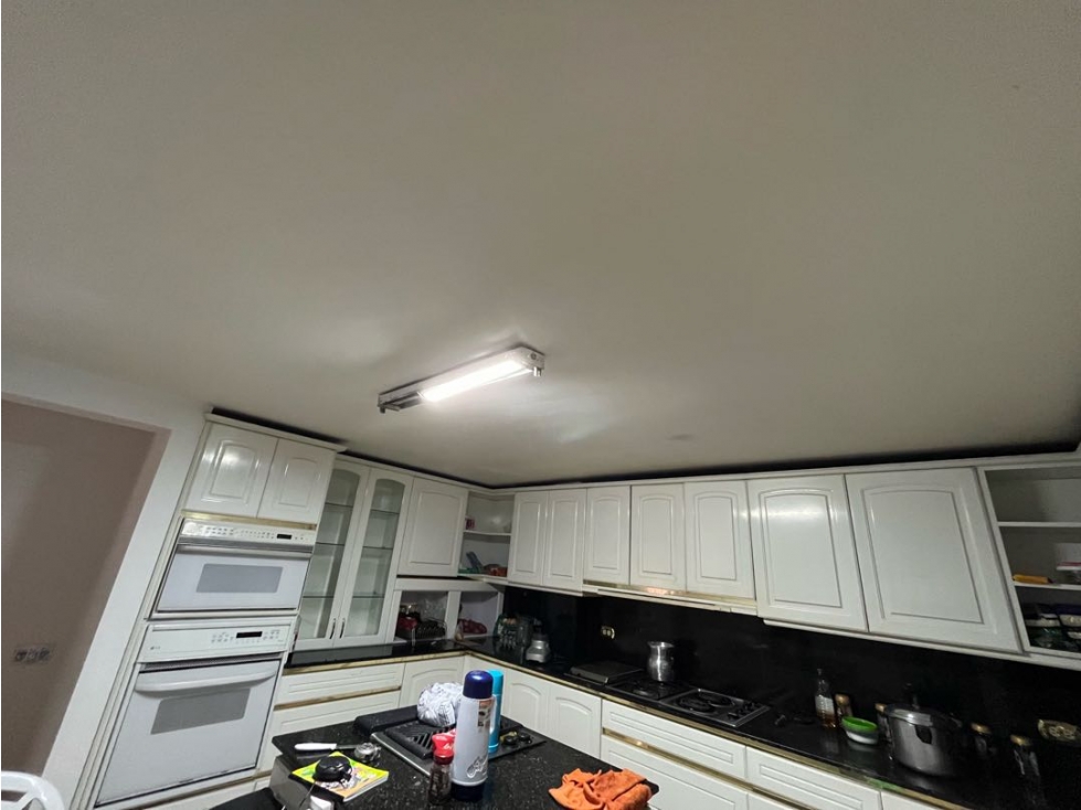Casa en arriendo en El Poblado, Medellín · foto 4 de 24