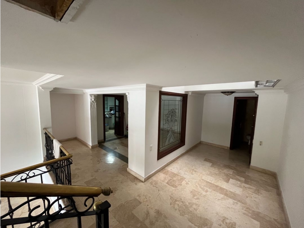Casa en arriendo en El Poblado, Medellín · foto 8 de 24