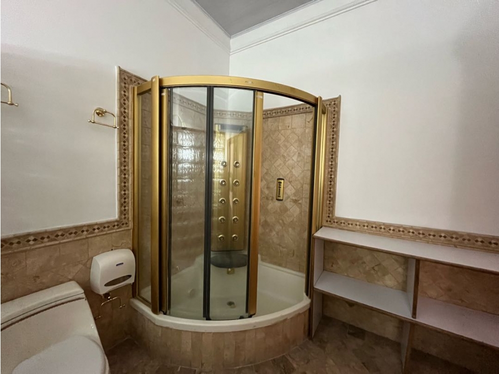 Casa en arriendo en El Poblado, Medellín · foto 18 de 24