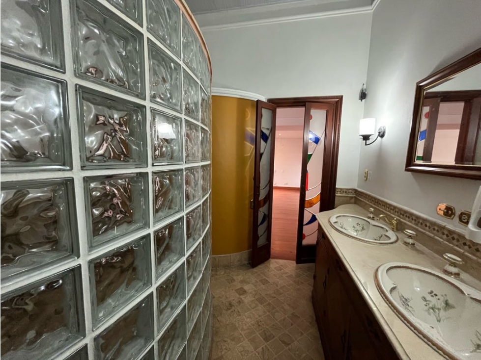 Casa en arriendo en El Poblado, Medellín · foto 20 de 24