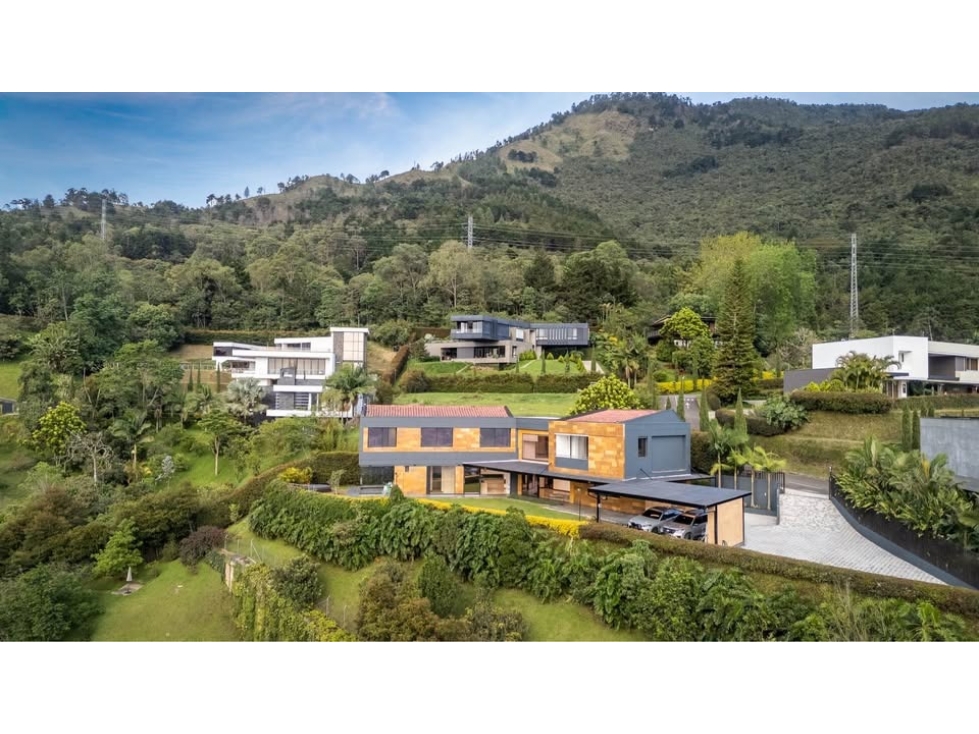 House for rent in Loma del Escobero, Envigado