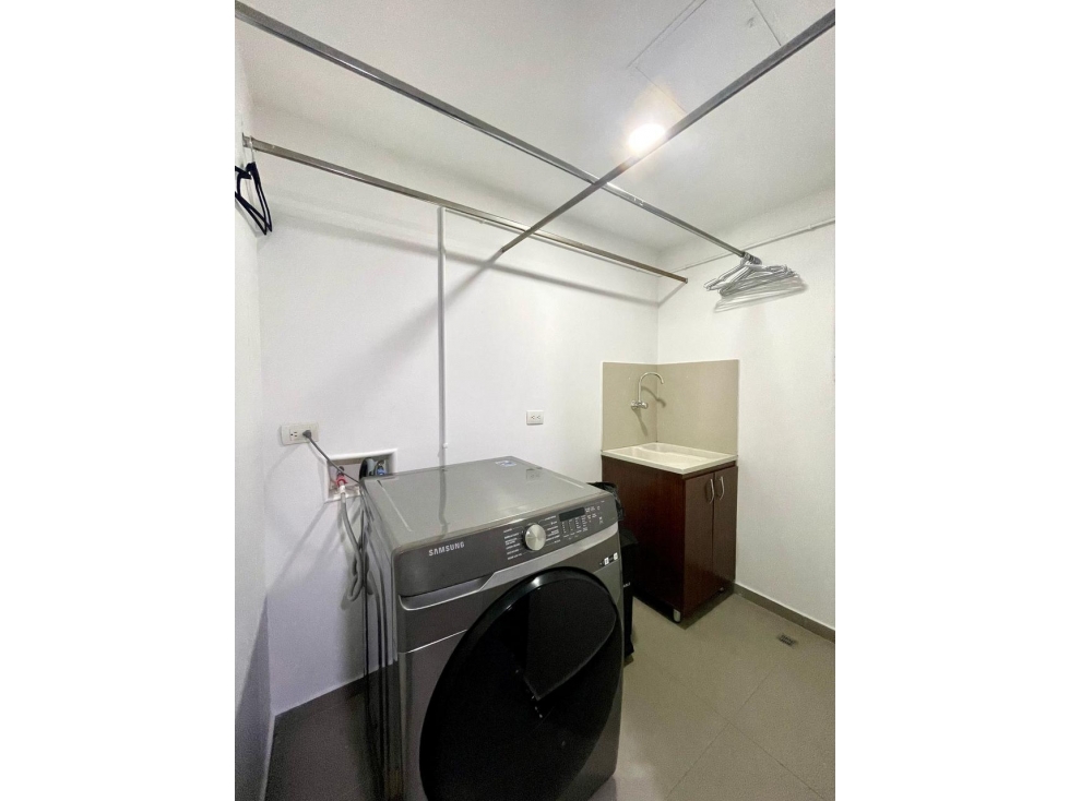 Apartamento en arriendo en El Poblado, Medellín · foto 22 de 23