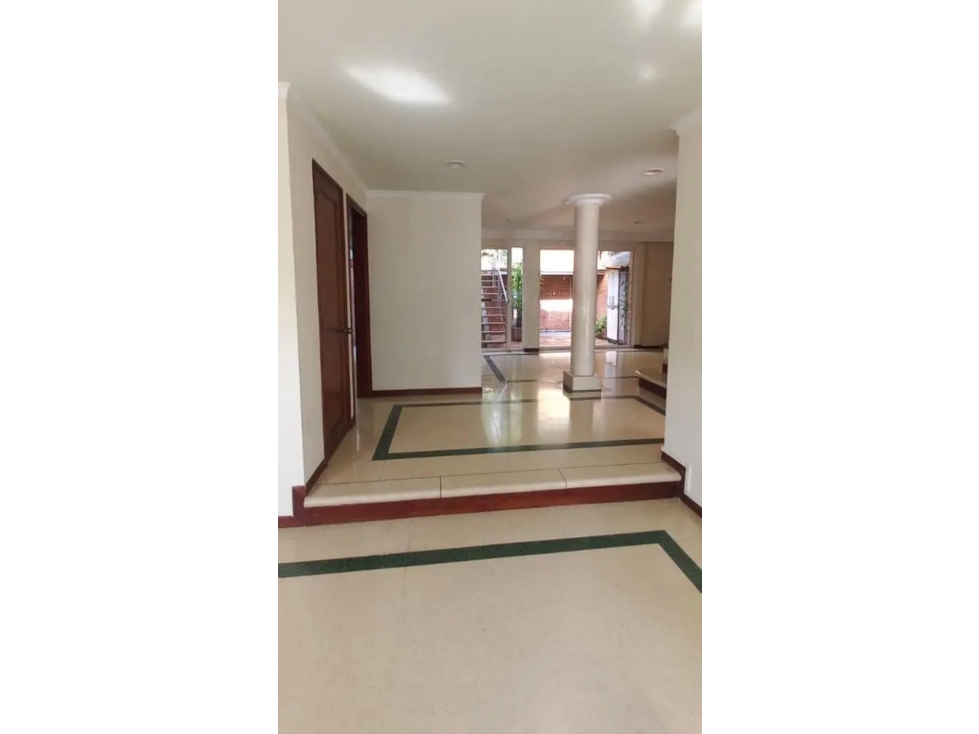 Casa en arriendo en Loma Del Esmeraldal, Medellín · foto 3 de 9