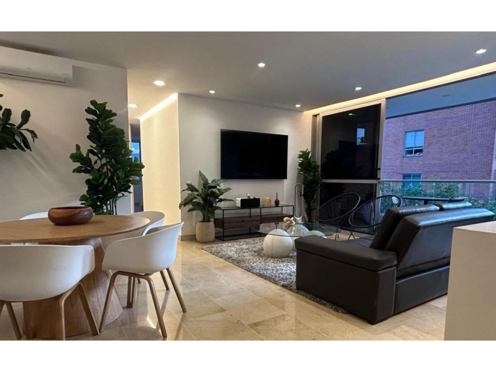 Apartamento en arriendo en El Poblado, Medellín · foto 2 de 18